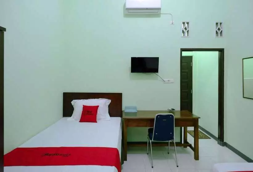 Hotelli Reddoorz Near Universitas Cokroaminoto Palopo