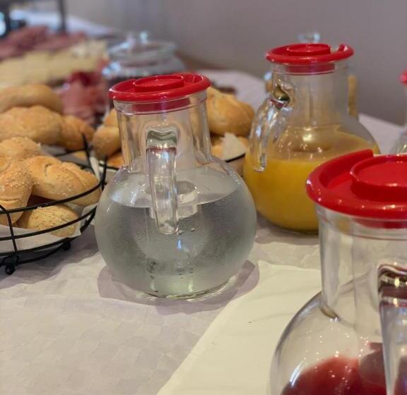 Riviera By Queens Hotel And Resort