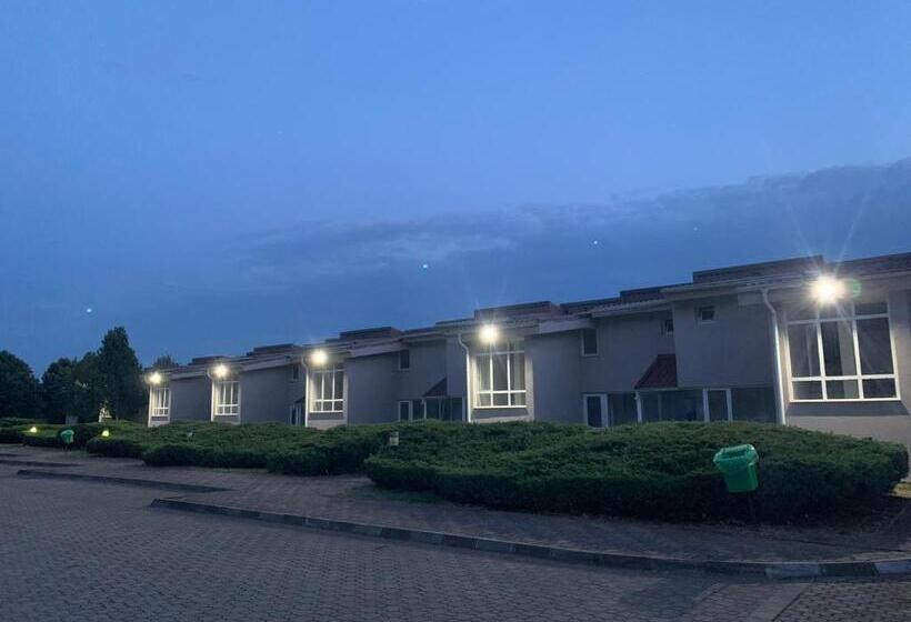 Riviera By Queens Hotel And Resort