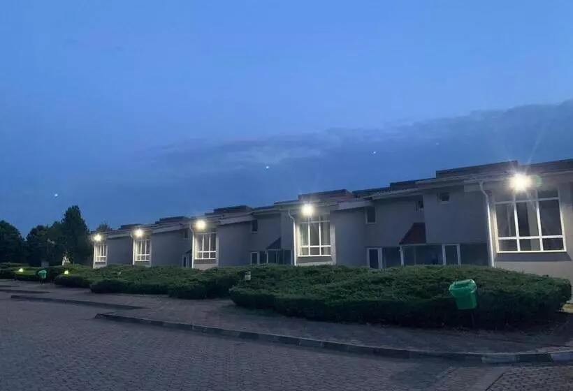 Riviera By Queens Hotel And Resort