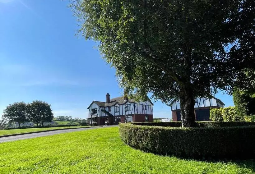 تختخواب و صبحانه Greenfields Country House