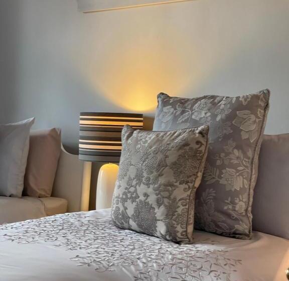 Bed and Breakfast Greenfields Country House