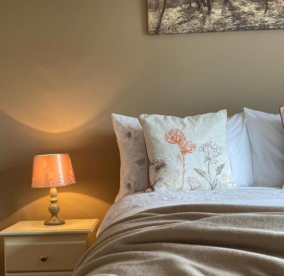 Bed and Breakfast Greenfields Country House