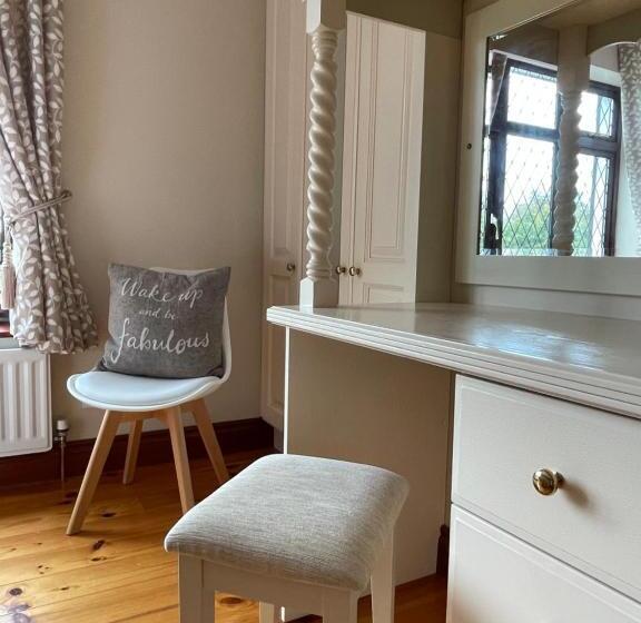 Bed and Breakfast Greenfields Country House