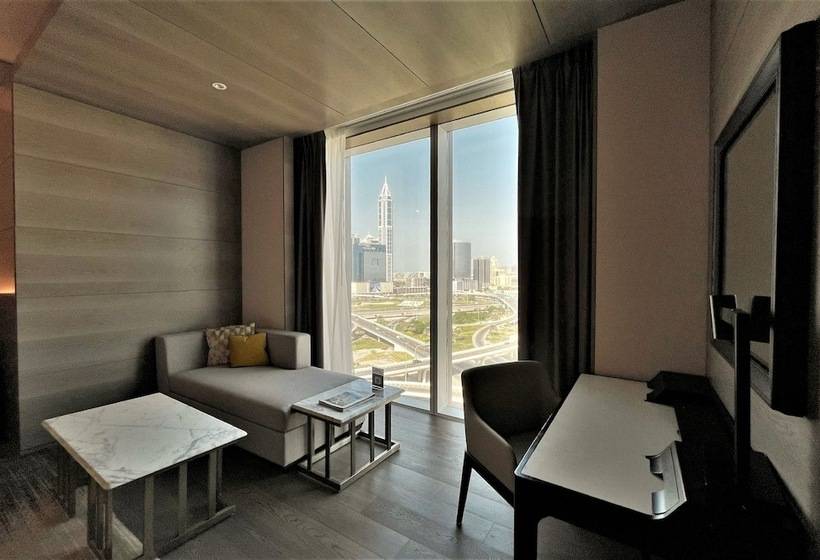 Отель Taj Jumeirah Lakes Towers