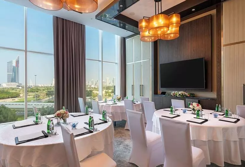 ホテル Taj Jumeirah Lakes Towers