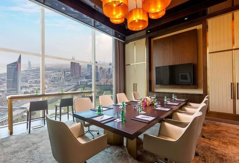 ホテル Taj Jumeirah Lakes Towers