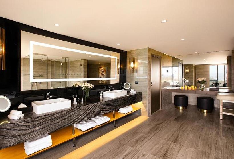 ホテル Tigre De Cristal Resort & Casino Vladivostok