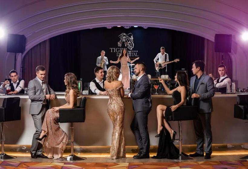 ホテル Tigre De Cristal Resort & Casino Vladivostok