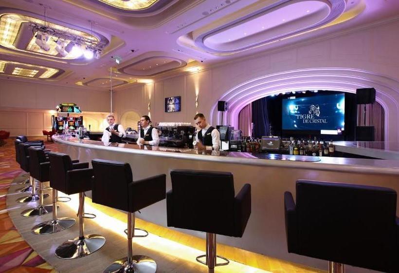 ホテル Tigre De Cristal Resort & Casino Vladivostok