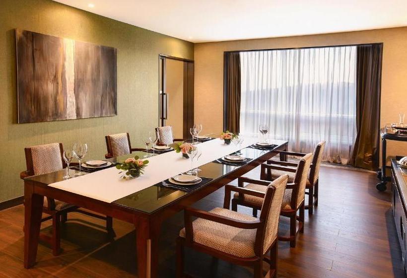 ホテル Tigre De Cristal Resort & Casino Vladivostok