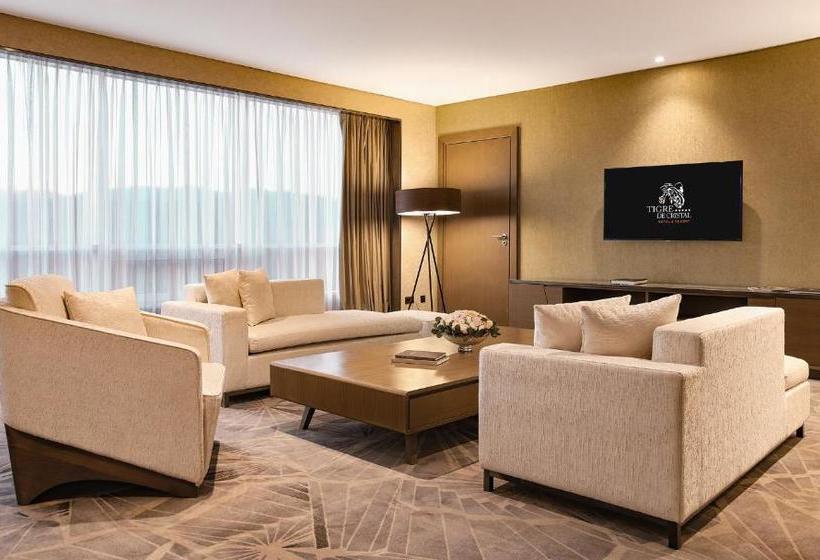 ホテル Tigre De Cristal Resort & Casino Vladivostok