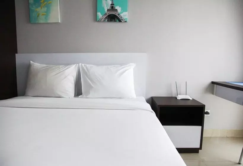 Fabulous Studio Grand Dhika City Apartment By Travelio