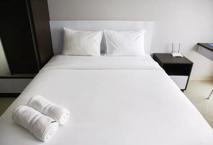 Fabulous Studio Grand Dhika City Apartment By Travelio