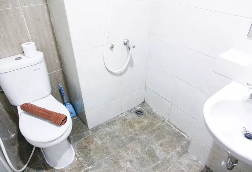 Fabulous Studio Grand Dhika City Apartment By Travelio