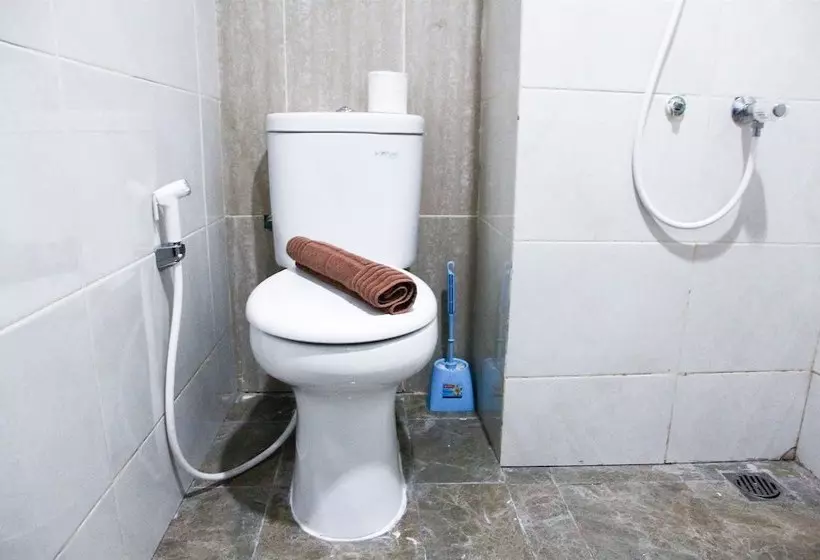 Fabulous Studio Grand Dhika City Apartment By Travelio