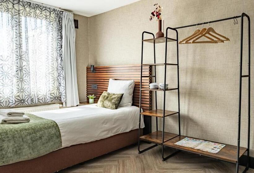 פונדק Historic Centre