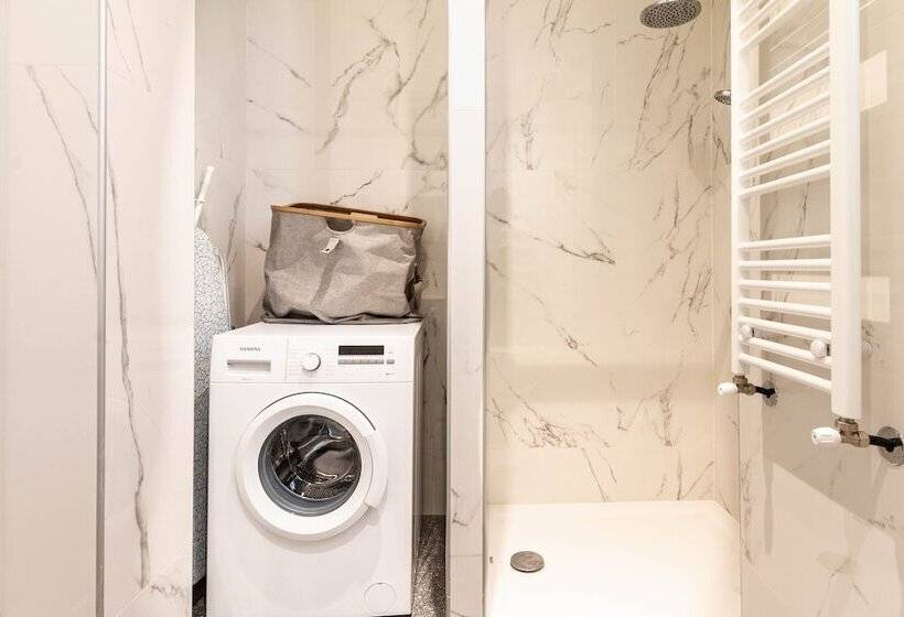 Halu! Stylish & Bright Centre Home