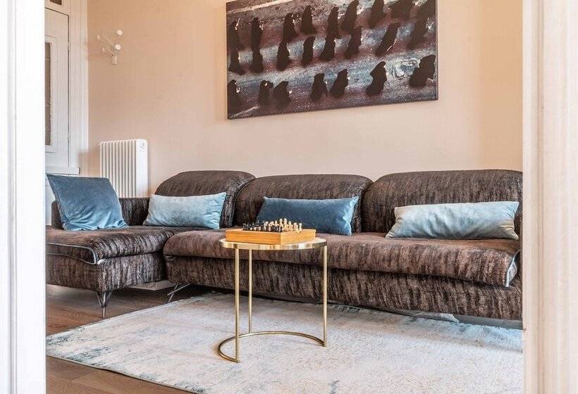 Halu! Stylish & Bright Centre Home