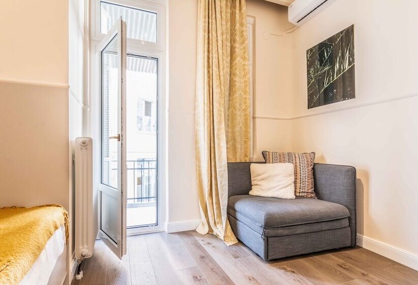 Halu! Stylish & Bright Centre Home