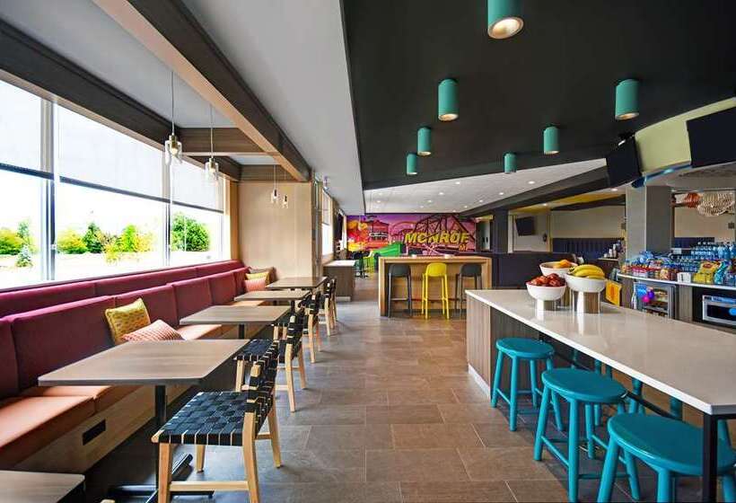 בית מלון כפרי Tru By Hilton Monroe