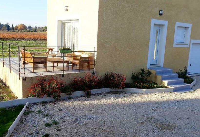 Maison De 2 Chambres Avec Jardin Clos Et Wifi A Pujaut