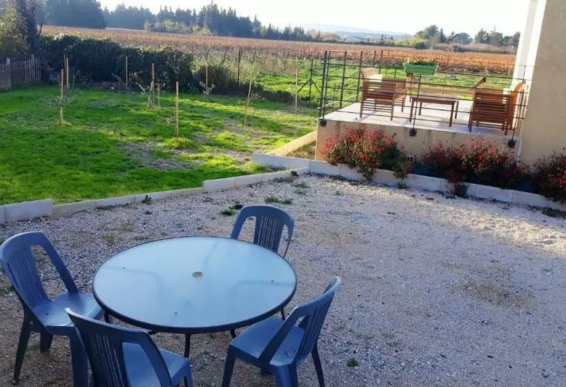 Maison De 2 Chambres Avec Jardin Clos Et Wifi A Pujaut