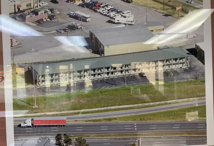 Motelli Travelers Inn