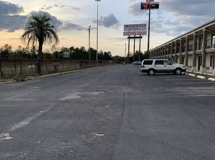 Motelli Travelers Inn