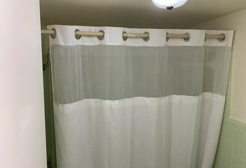 Motelli Travelers Inn