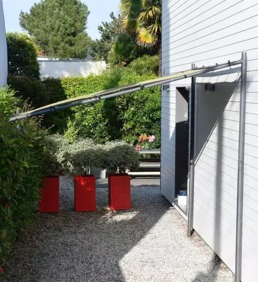 تختخواب و صبحانه Chez Lilette