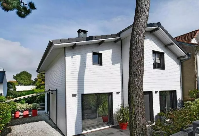 تختخواب و صبحانه Chez Lilette