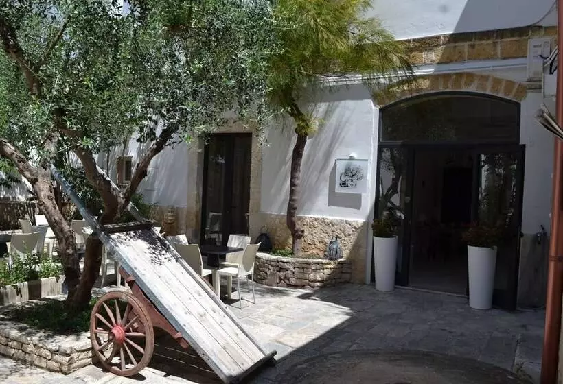 Corte Cairoli B&b And Suites