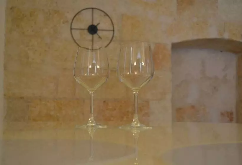 Corte Cairoli B&b And Suites