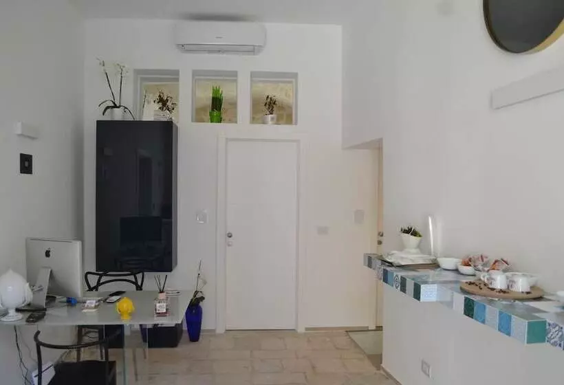 Corte Cairoli B&b And Suites