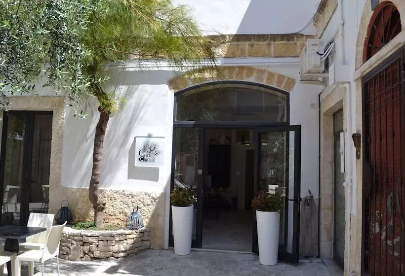 Corte Cairoli B&b And Suites