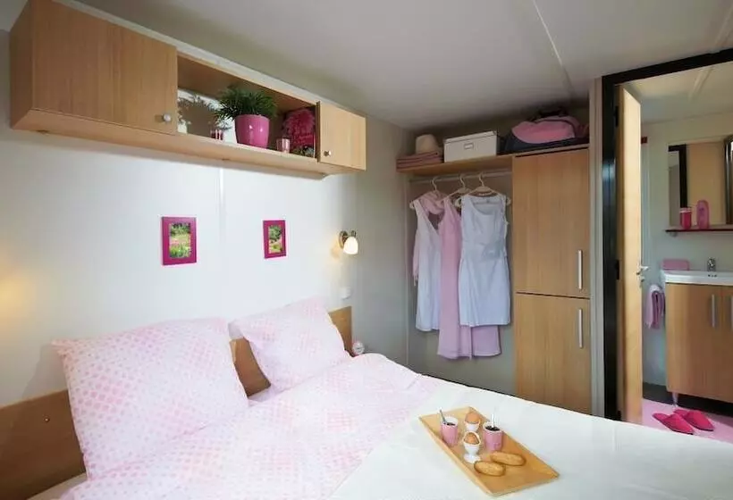 Hotelli Camping De La Cazine