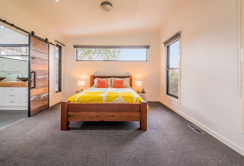 Luxury By The Sea Close To The Beach