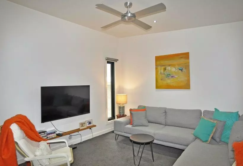 Luxury By The Sea  Close To The Beach