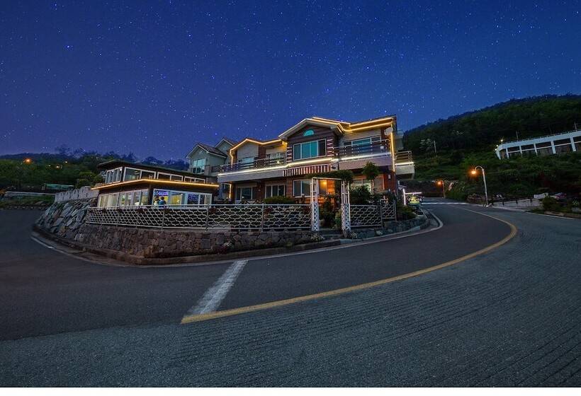 Namhae Oceanview Pension