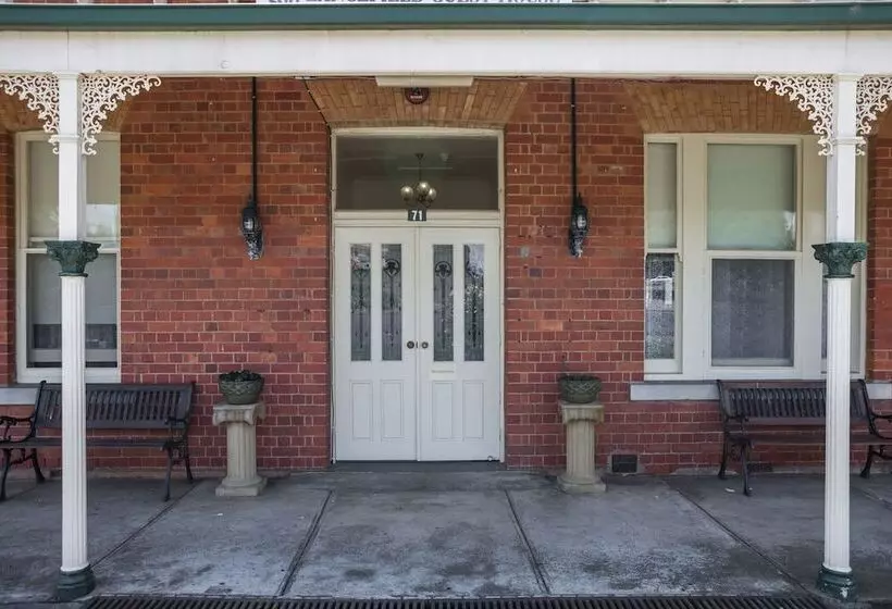 Majatalo Lancefield Guest House