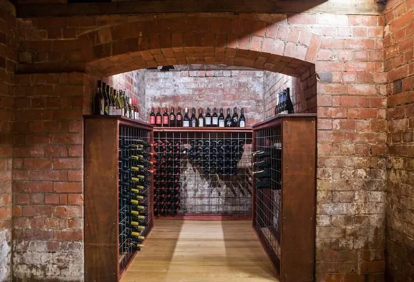 Majatalo Lancefield Guest House