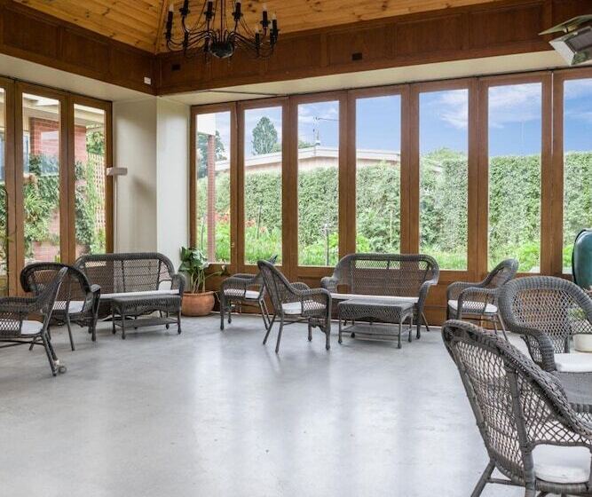 פנסיון Lancefield Guest House