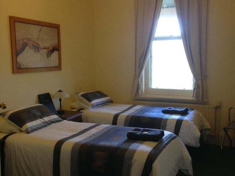 פנסיון Lancefield Guest House