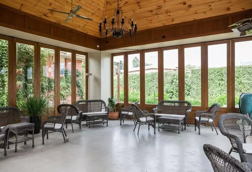 ペンション Lancefield Guest House