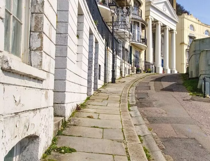 The Artists Retreat   Hastings