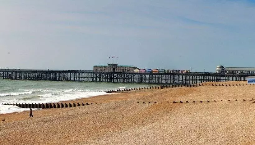 The Artists Retreat   Hastings