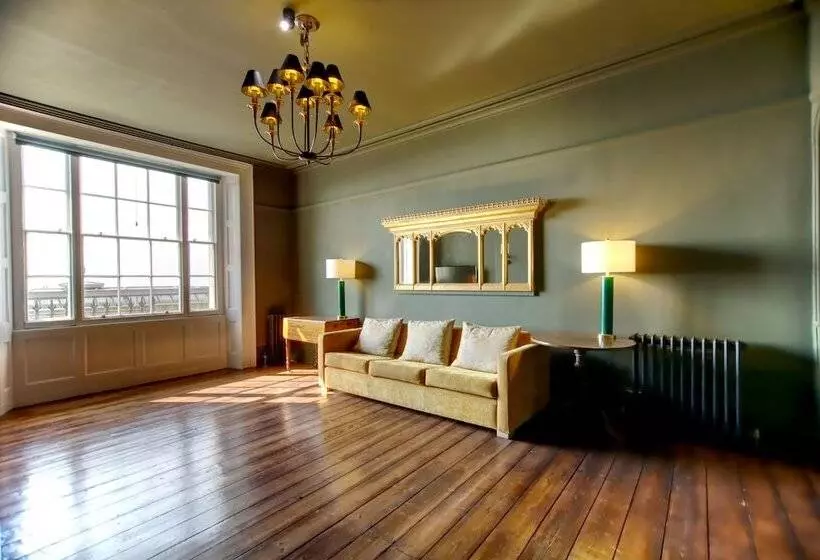 The Artists Retreat   Hastings