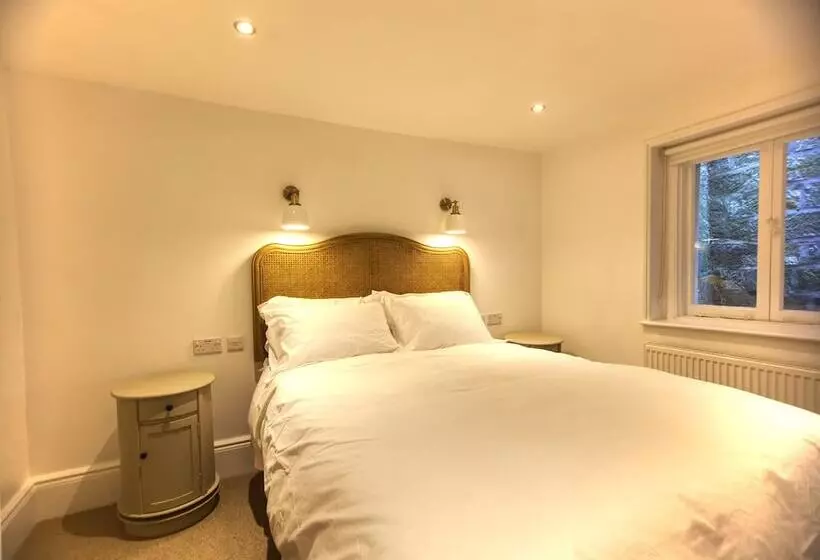 The Artists Retreat   Hastings