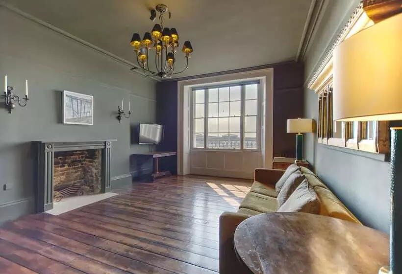 The Artists Retreat   Hastings